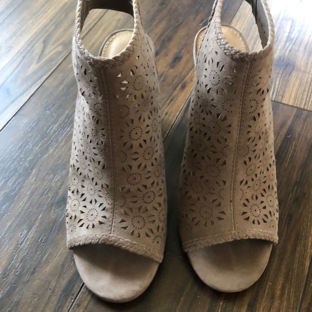 Shoes - Picture 2 of 2